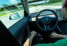 Uber and Lyft Have To Go Driverless